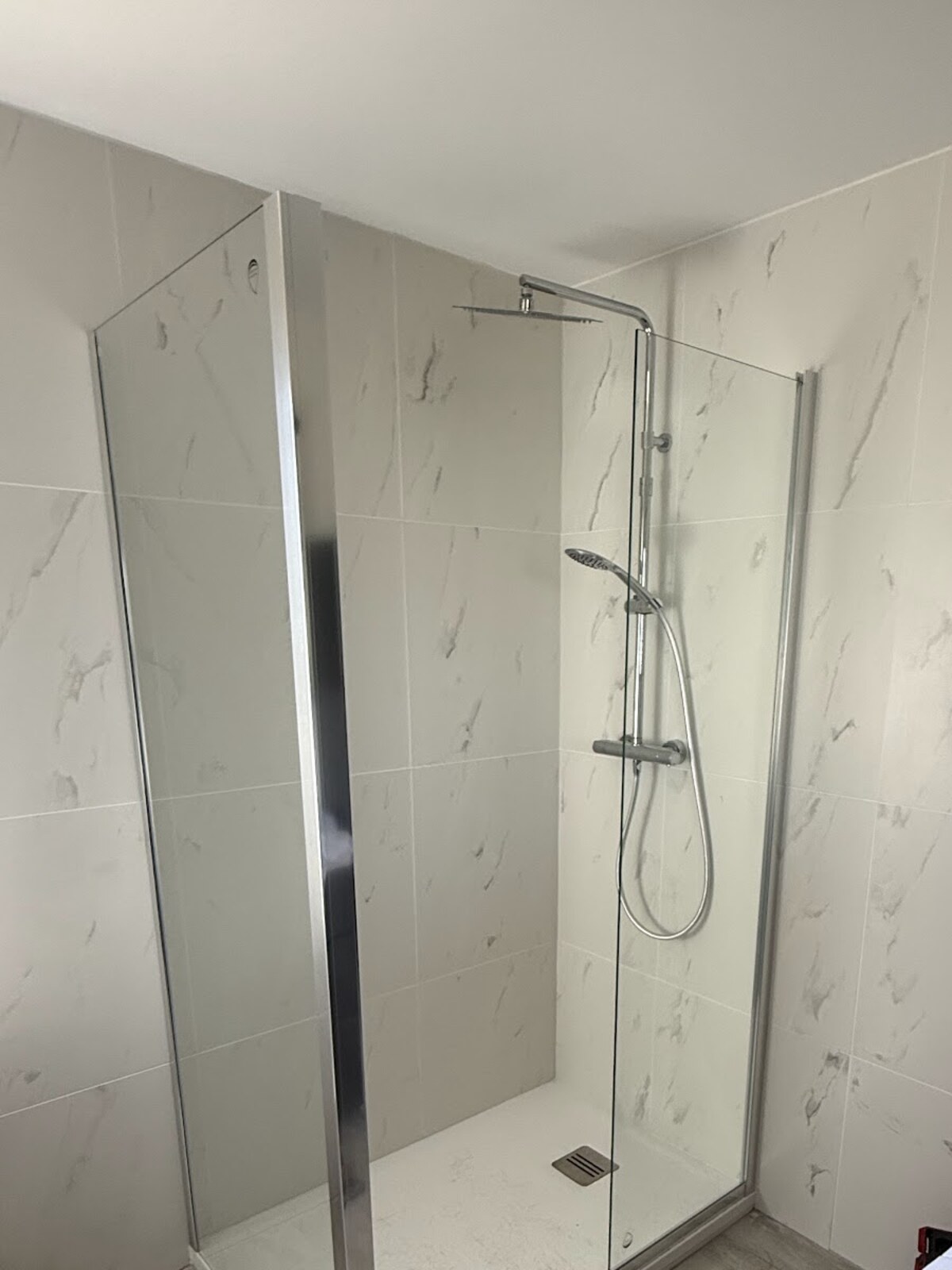 Douche rénovée par AC Plomberie 09